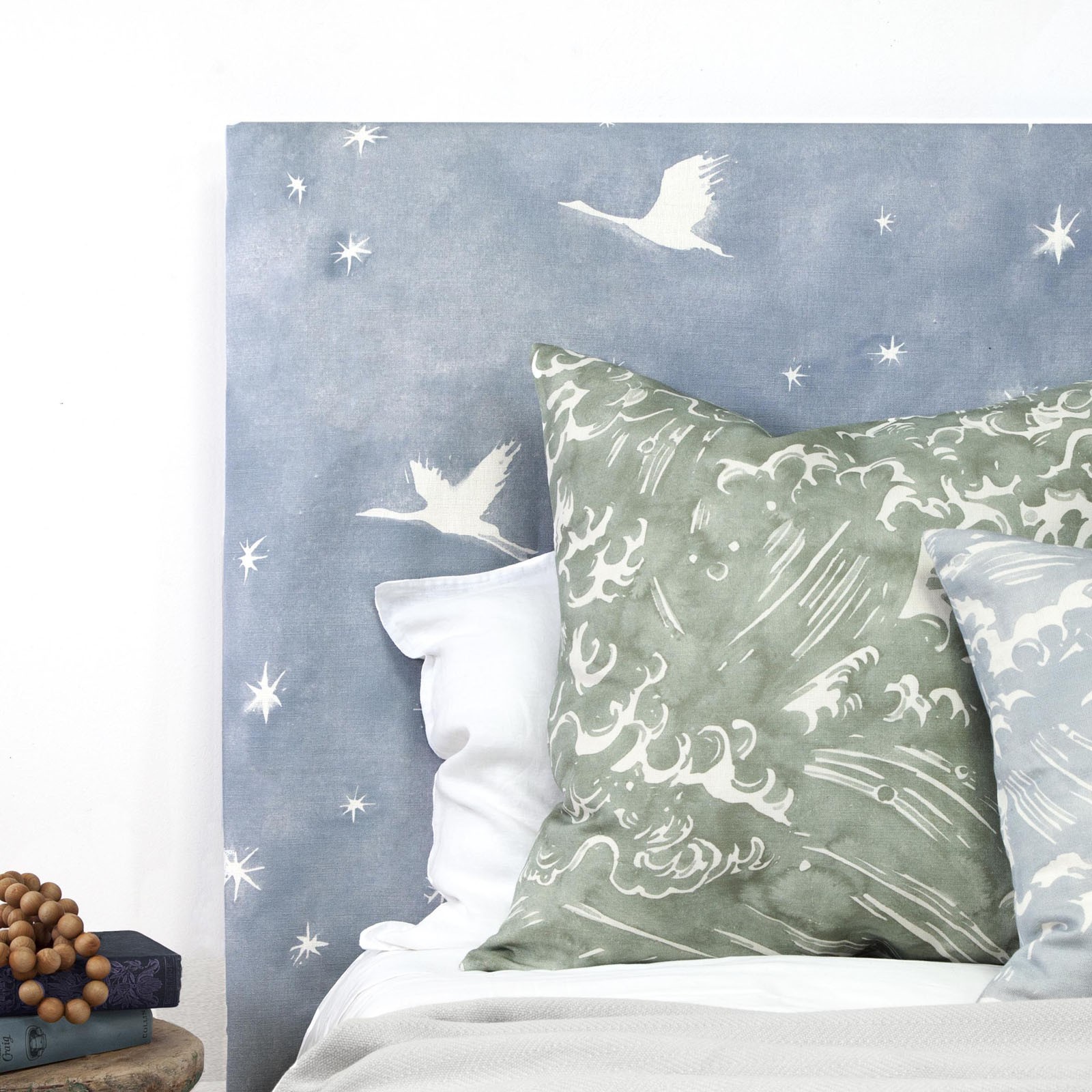 STARLIT in Moonstone